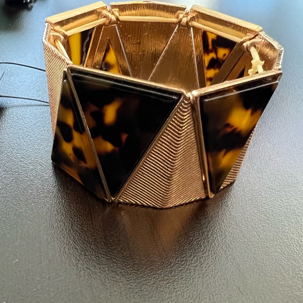 Brown gold bracelet